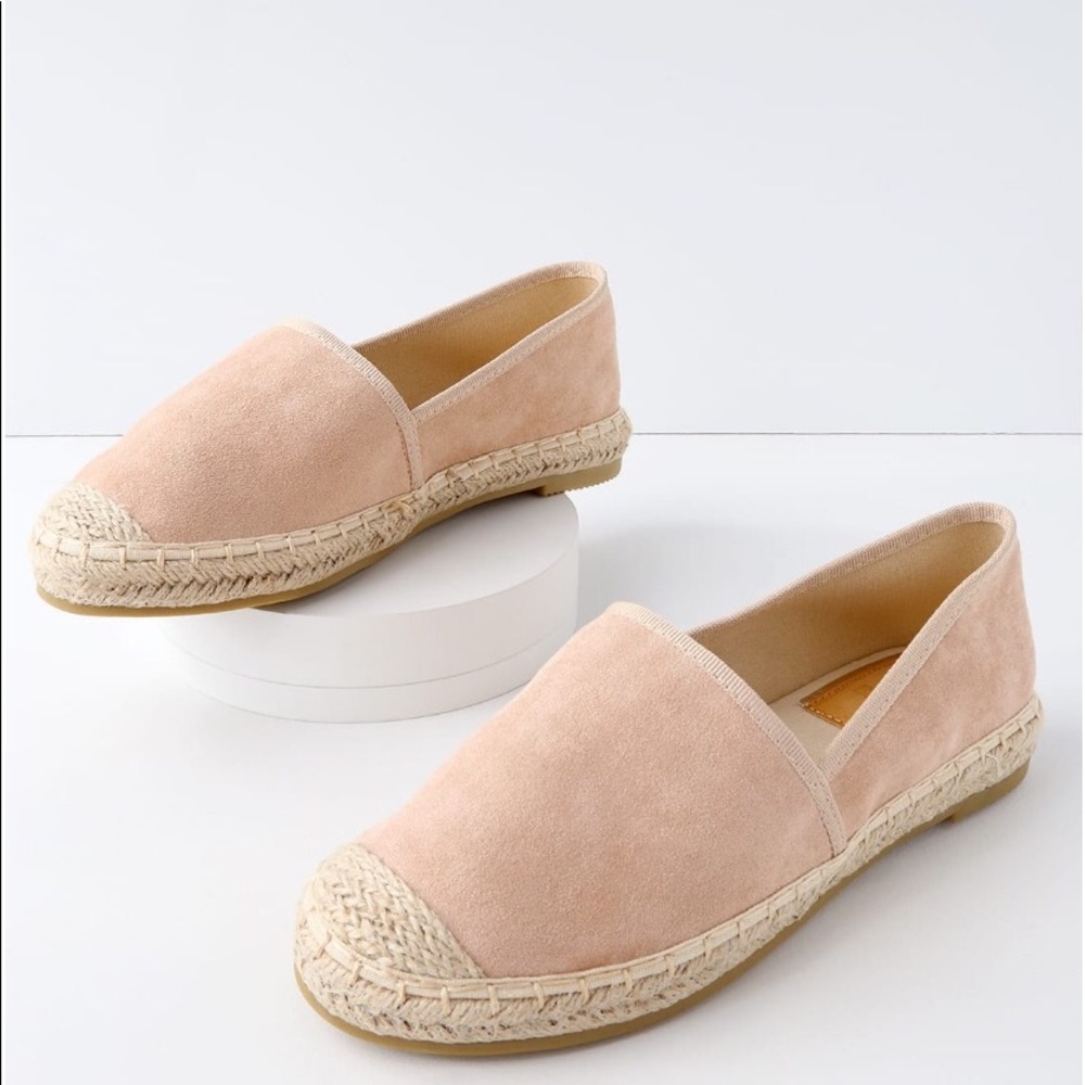 Cute espadrille flats!